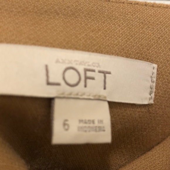 Women’s Tan Skirt - Picture 3 of 3